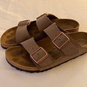 Women’s Birkenstock Sandals Size 39 Stone